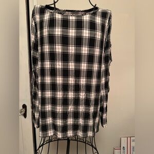 LOFT B&W Plaid Women's Shirt- long sleeve with Perk a Boo detailing